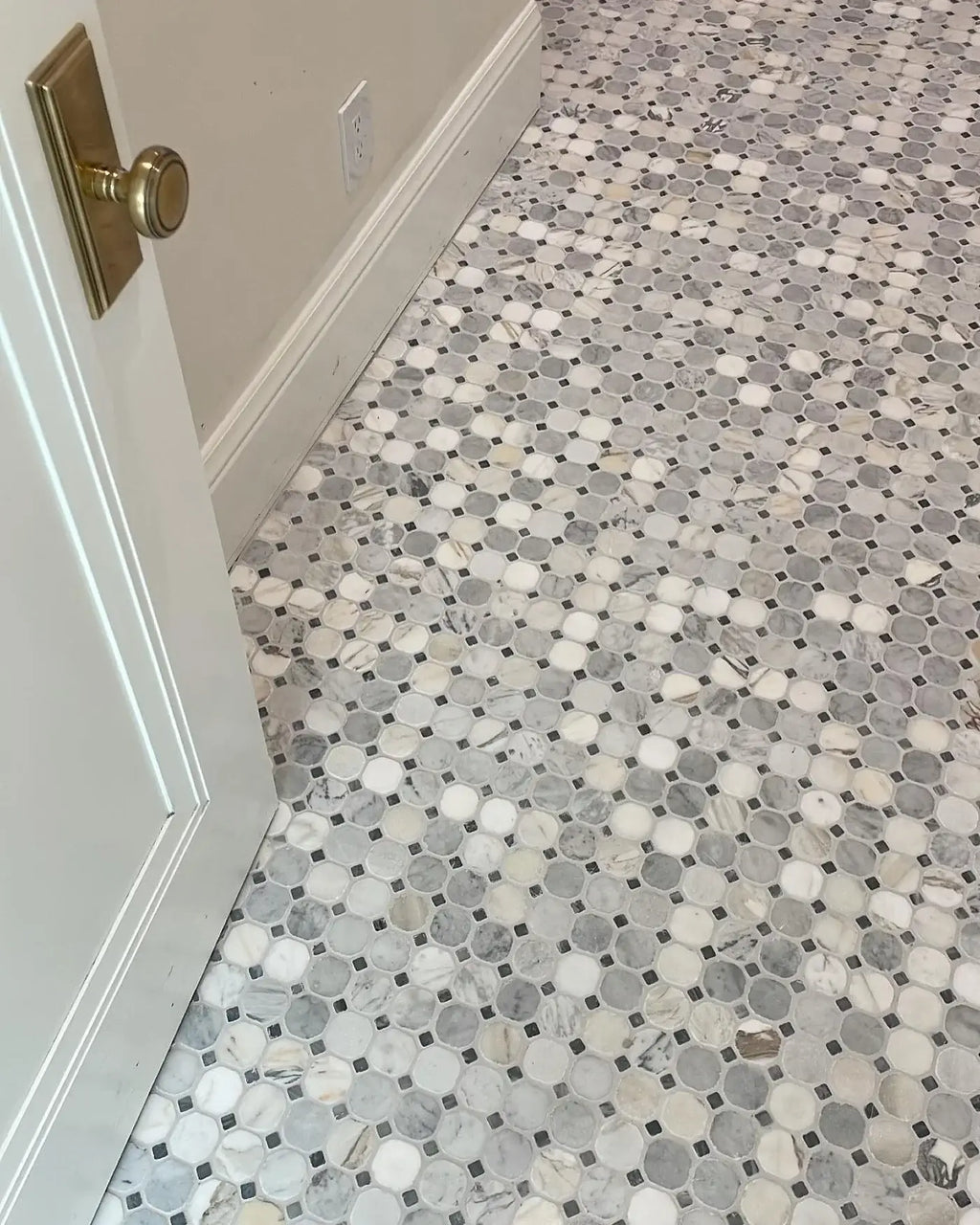 Antique Carrara / Bardiglio Octagon Mosaic Marble Tile