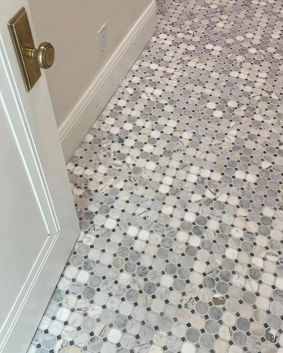 Antique Carrara / Bardiglio Octagon Mosaic Marble Tile