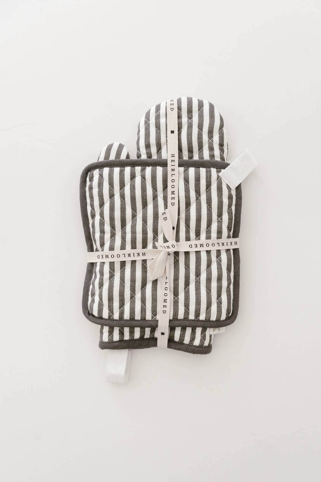 Keepsake Quilted Linen Oven Mitt + Potholder Set Pewter