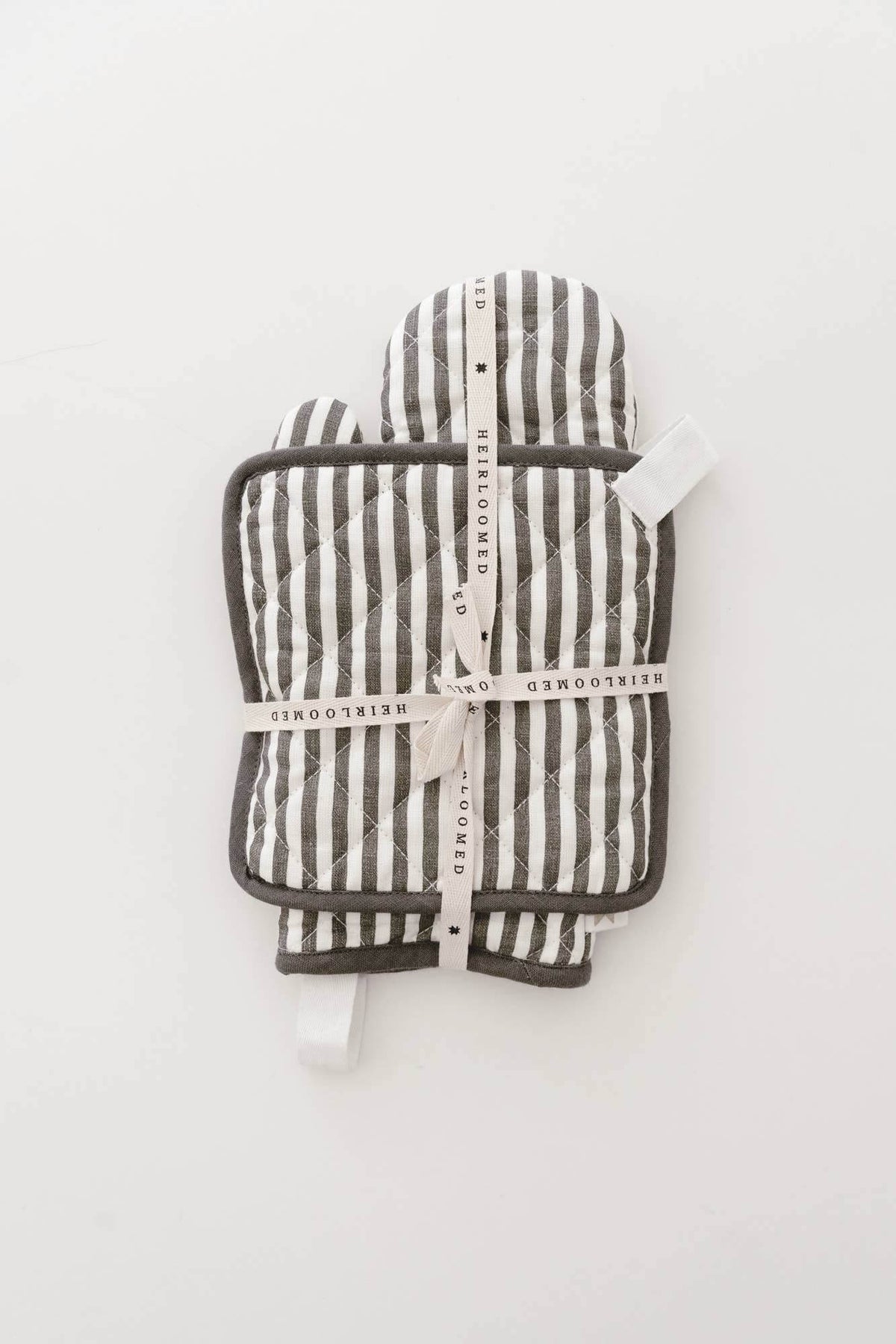 Keepsake Quilted Linen Oven Mitt + Potholder Set Pewter